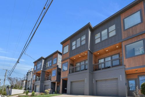 518 Weakley Ave, Nashville, TN, 37207-5338 | Card Image