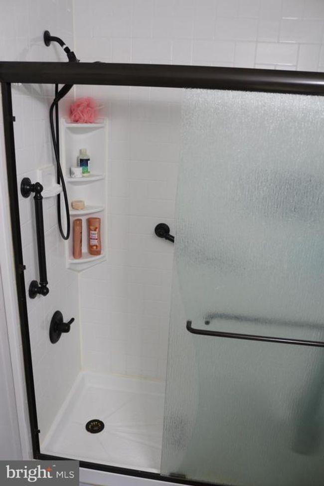 APT-1033 - 6343 Springwater Ter, Condo with 2 bedrooms, 2 bathrooms and null parking in FREDERICK MD | Image 23