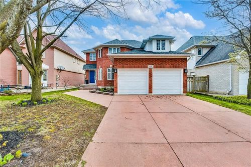 113 Meadowlands Blvd, Ancaster, ON, L9K1H8 | Card Image