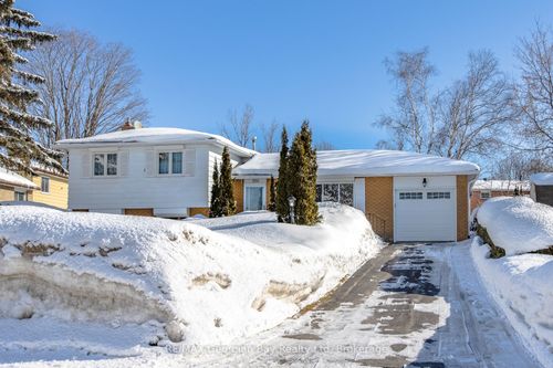 306 Cedar St, Midland, ON, L4R4M2 | Card Image