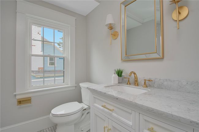 175 Freeman Pkwy, House other with 5 bedrooms, 4 bathrooms and 5 parking in Providence RI | Image 37