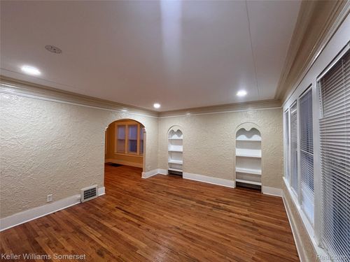 16174 Princeton St, Detroit, MI, 48221-3142 | Card Image