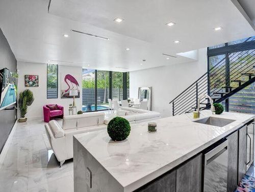 a-2514 Ne 21st St, Fort Lauderdale, FL, 33305-3513 | Card Image