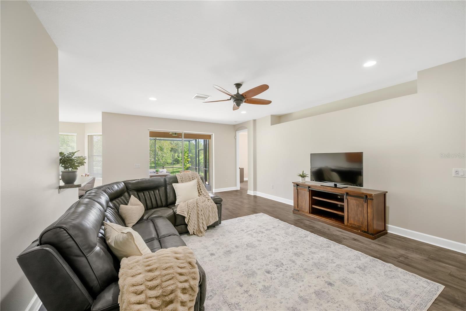 Residential in LAND O LAKES 4