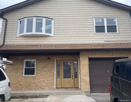 8 Deans Ln, Bayville, NY, 11709-1305 | Card Image