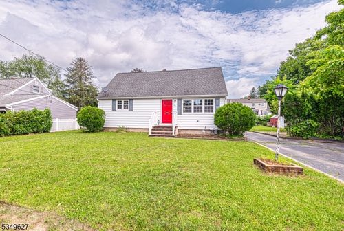 141 Cedar Ave, Pompton Lakes, NJ, 07442-2404 | Card Image