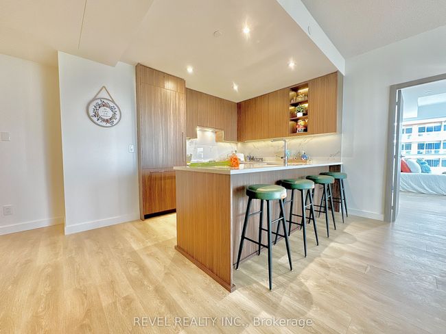 1902 - 25 Mcmahon Dr, Condo with 3 bedrooms, 3 bathrooms and 1 parking in North York ON | Image 6