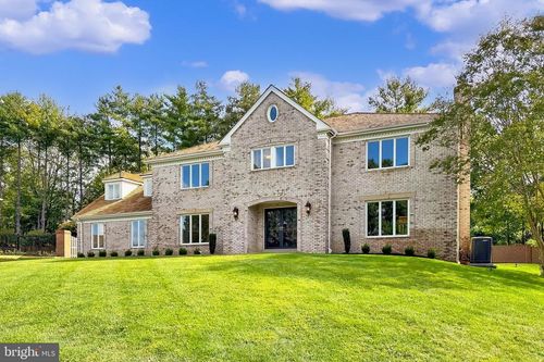 6294 Dunaway Ct, MCLEAN, VA, 22101-2204 | Card Image