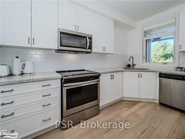 51 Rockmount Cres, House attached with 3 bedrooms, 3 bathrooms and 2 parking in Gravenhurst ON | Image 12