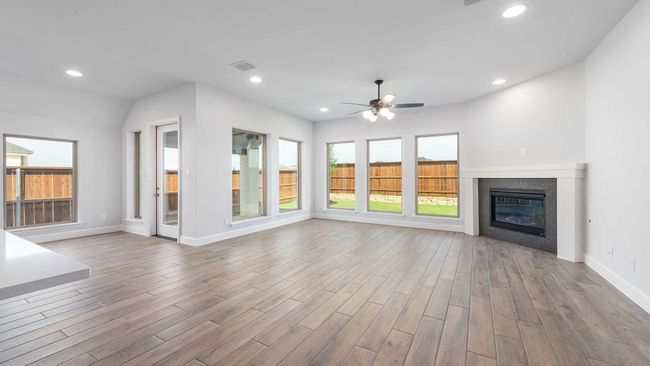 721 Running Iron Trl, House other with 4 bedrooms, 3 bathrooms and null parking in Mansfield TX | Image 7