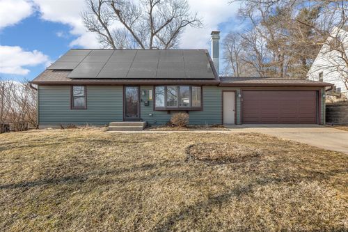 4018 Dalewood Ave Se, Cedar Rapids, IA, 52403-4354 | Card Image