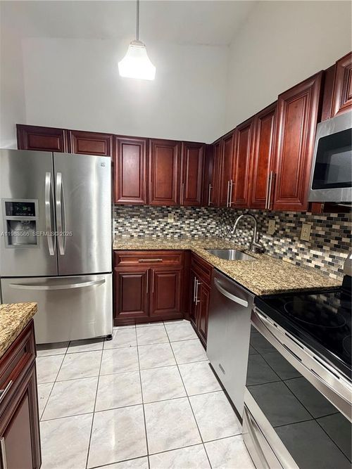 206-927 Ne 199th St, Miami, FL, 33179-5826 | Card Image