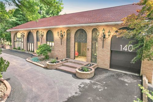 140 Teresa Dr, Steubenville, OH, 43953-3642 | Card Image