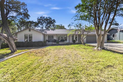 115 W Tanglewood Dr, New Braunfels, TX, 78130 | Card Image