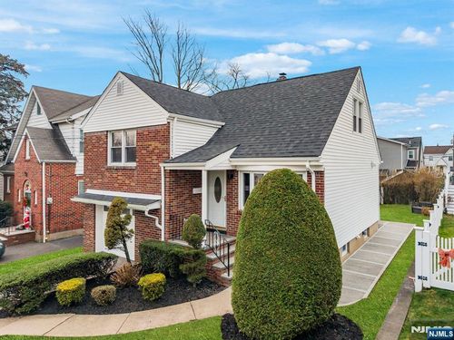 474 Sussex Rd, Wood Ridge, NJ, 07075-1343 | Card Image