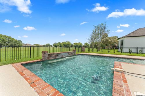 40408 Pelican Point Pkwy, Gonzales, LA, 70737-8559 | Card Image