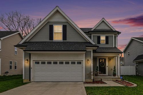 555 S Winding Dr, Waterford, MI, 48328-4164 | Card Image