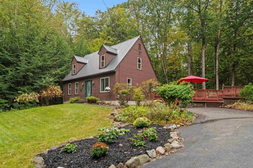 17 Centennial Dr, Webster, NH, 03303-7903 | Card Image