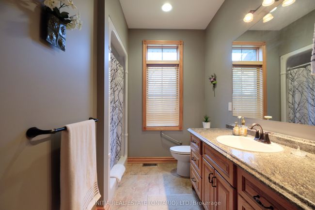 7284 Calvert Dr, House other with 4 bedrooms, 4 bathrooms and 6 parking in Strathroy ON | Image 12