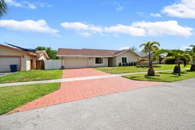 7311 Nw 46th St, House other with 3 bedrooms, 2 bathrooms and null parking in Lauderhill FL | Image 2