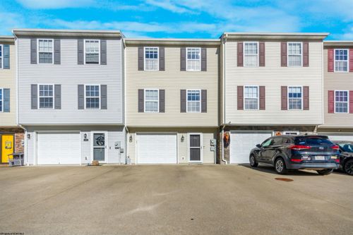 104 Eagle Dr, Maidsville, WV, 26541-8205 | Card Image