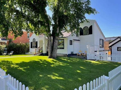 37 Elma Street W, Okotoks, AB, T1S1J7 | Card Image