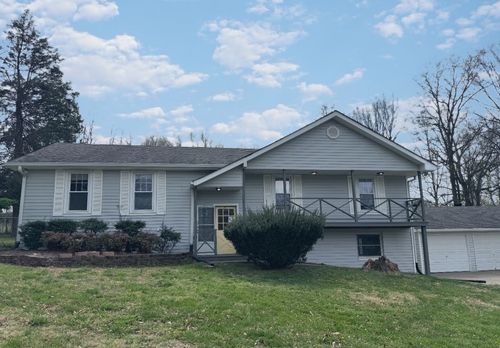 1004 Red Oak Dr, Greenbrier, TN, 37073-4665 | Card Image