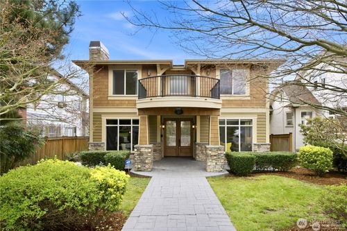 217 7th Avenue W, Kirkland, WA, 98033 | Card Image