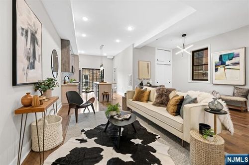545 Palisade Avenue, Jersey City, NJ, 07307 | Card Image