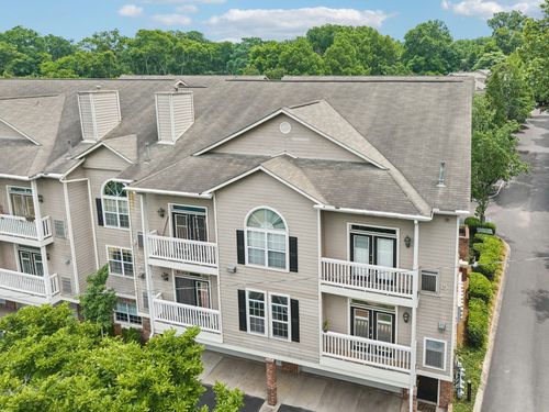 2081 Stokes Ln, Nashville, TN, 37215-1547 | Card Image