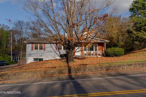 3424 Whittle Springs Rd, Knoxville, TN, 37917 | Card Image