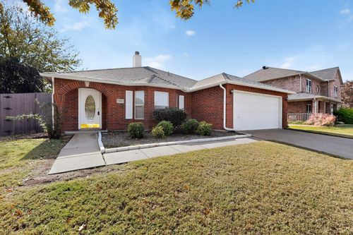 328 Cortland Cir, Roanoke, TX, 76262-7229 | Card Image