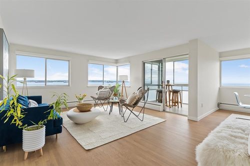 102-2246 Bellevue Ave, West Vancouver, BC, V7V1C6 | Card Image