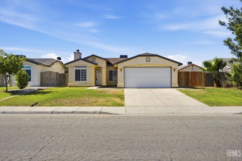 4403 Noella Rd, Bakersfield, CA, 93313-3994 | Card Image