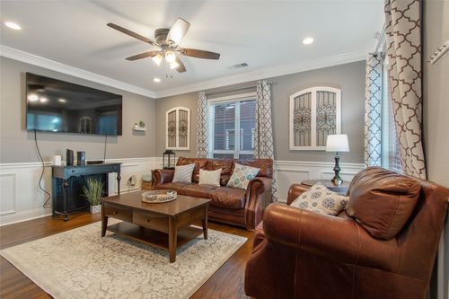3909 Locke Ave, Fort Worth, TX, 76107-5513 | Card Image