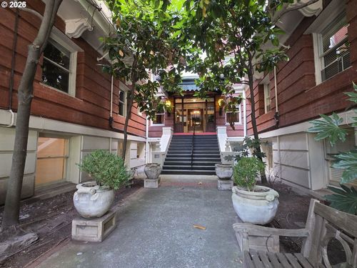 apt-63-2083 Nw Johnson St, Portland, OR, 97209-1344 | Card Image