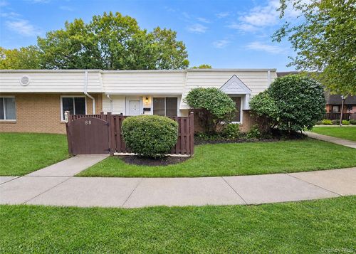 88 Glenn Hollow Drive Glenhollow, Brookhaven, NY, 11776 | Card Image