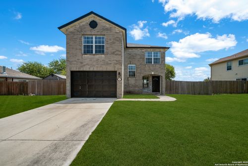 215 Chisholm Trl, Seguin, TX, 78155-7304 | Card Image