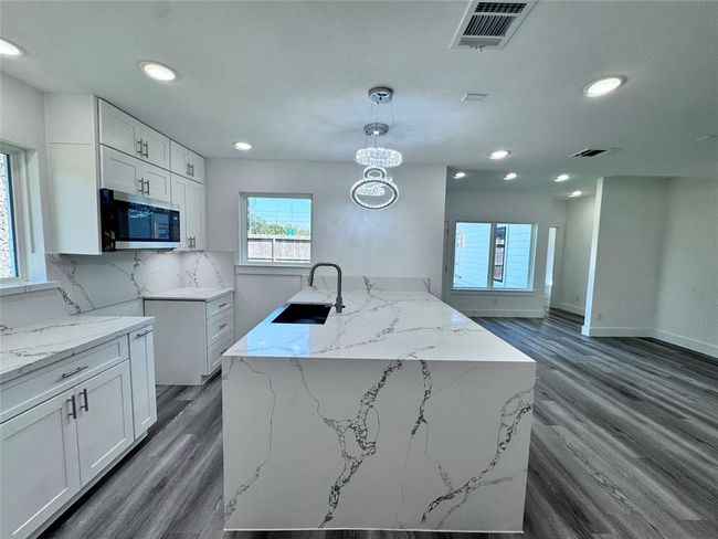 801 Woodard St, House other with 3 bedrooms, 2 bathrooms and null parking in Houston TX | Image 17
