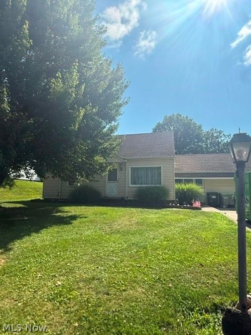 184 Perry Dr Nw, Canton, OH, 44708-5058 | Card Image