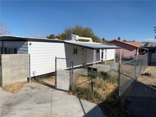 2866 Green Tree Ave, Las Vegas, NV, 89142-2611 | Card Image