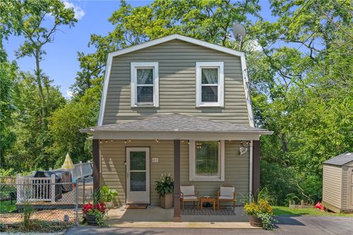 41 Herbst Rd, Coraopolis, PA, 15108-3650 | Card Image