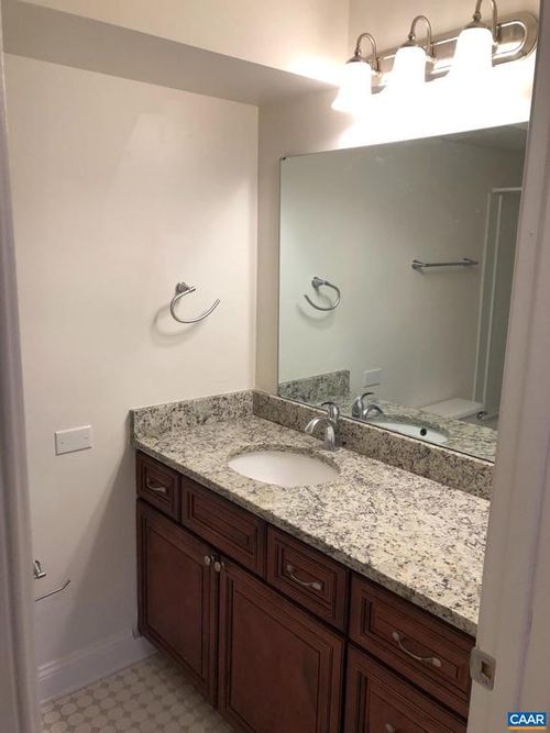 apt-8-114 Turtle Creek Rd, CHARLOTTESVILLE, VA, 22901-6758 | Card Image