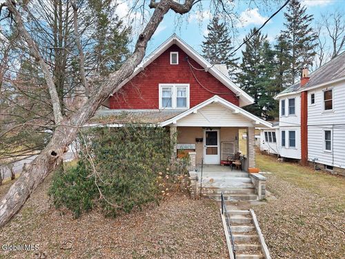 7 Mountain View Ave, East Greenbush, NY, 12061-2105 | Card Image