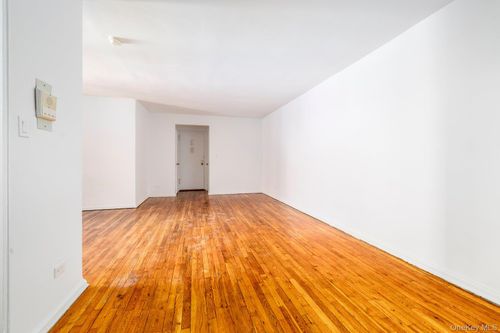 2-c-10-40 Neilson Street, New York, NY, 11691 | Card Image