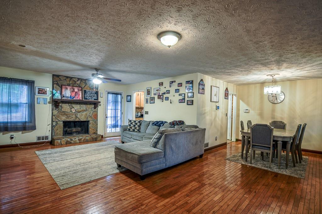 Mill Run Ct, Lawrenceville, GA 30046
