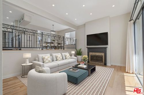 apt-d-828 19th St, Santa Monica, CA, 90403-6704 | Card Image