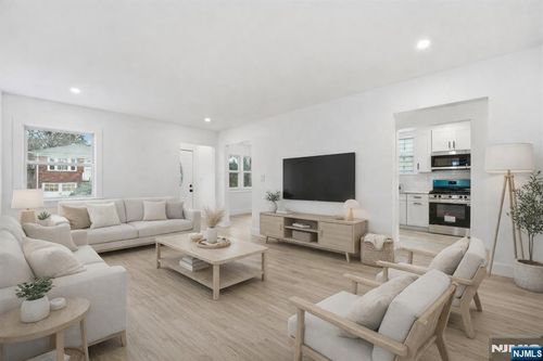 5 Colleen St, Newark, NJ, 07106-3700 | Card Image