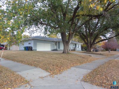 621 12th Ave, House other with 4 bedrooms, 1 bathrooms and null parking in Mitchell SD | Image 2