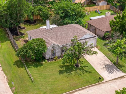 211 Arthur Dr, Kennedale, TX, 76060-5203 | Card Image